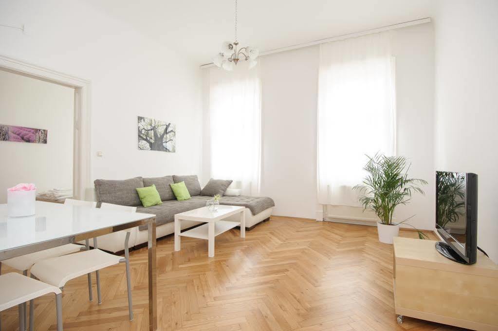 Vienna-apartment-one Mariannengasse Apartment